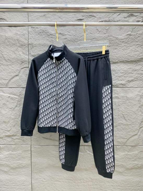 Picture of Dior Sweater Suits _SKUDiorM-3XL25wr0538482